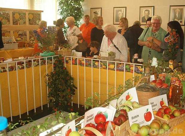 Hier können selbst Obstspezialisten noch etwas lernen: Die Ausstellung bietet einen umfangreichen Überblick über heimische Früchte und ihre Verwendung.  − Fotos: Scheiblhuber